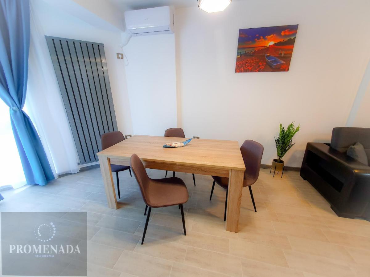 Sunfest Aparthotel Pool & Spa Mamaia Nord Navodari Bagian luar foto