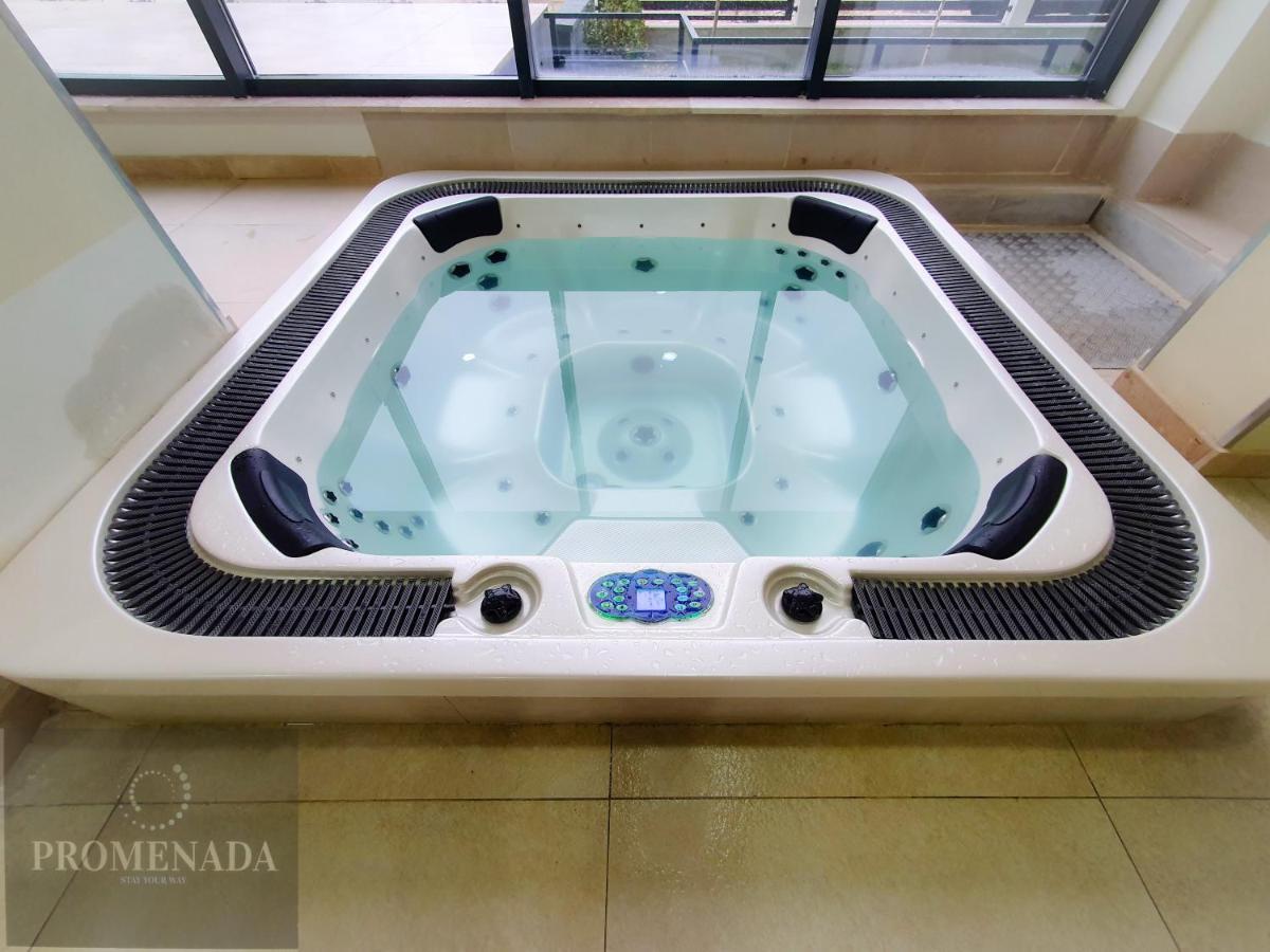 Sunfest Aparthotel Pool & Spa Mamaia Nord Navodari Bagian luar foto