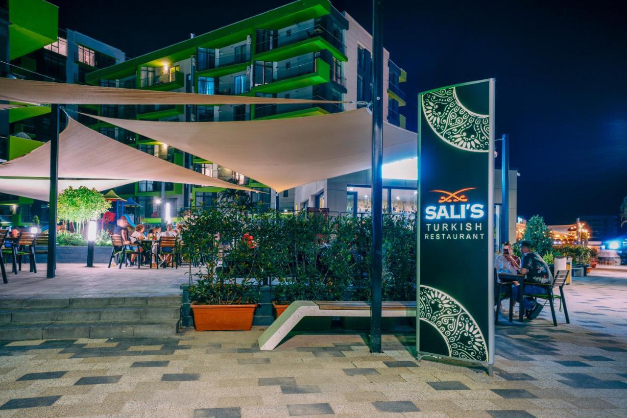 Sunfest Aparthotel Pool & Spa Mamaia Nord Navodari Bagian luar foto
