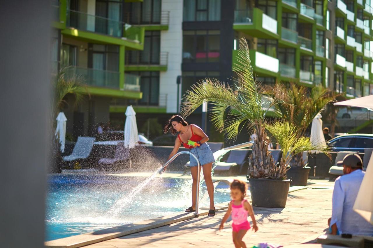 Sunfest Aparthotel Pool & Spa Mamaia Nord Navodari Bagian luar foto