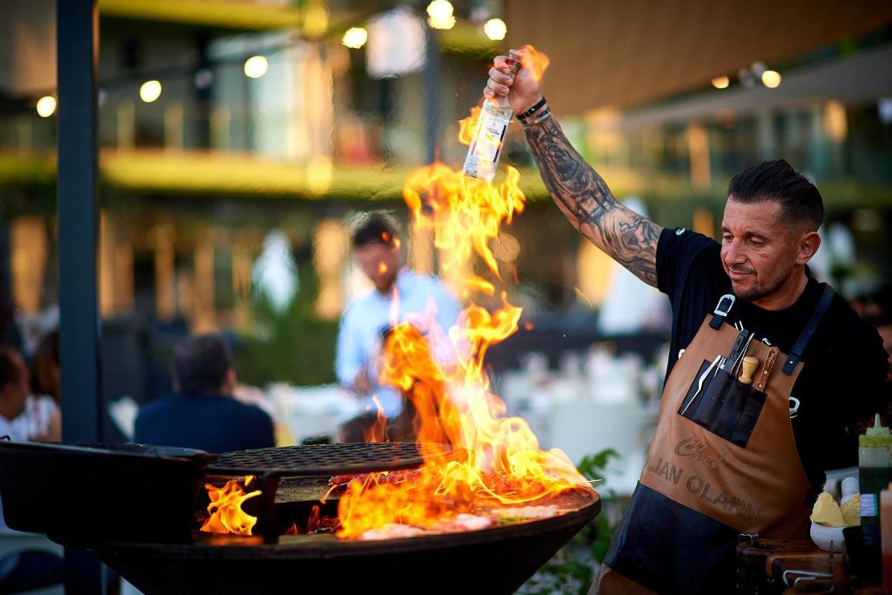 Sunfest Aparthotel Pool & Spa Mamaia Nord Navodari Bagian luar foto